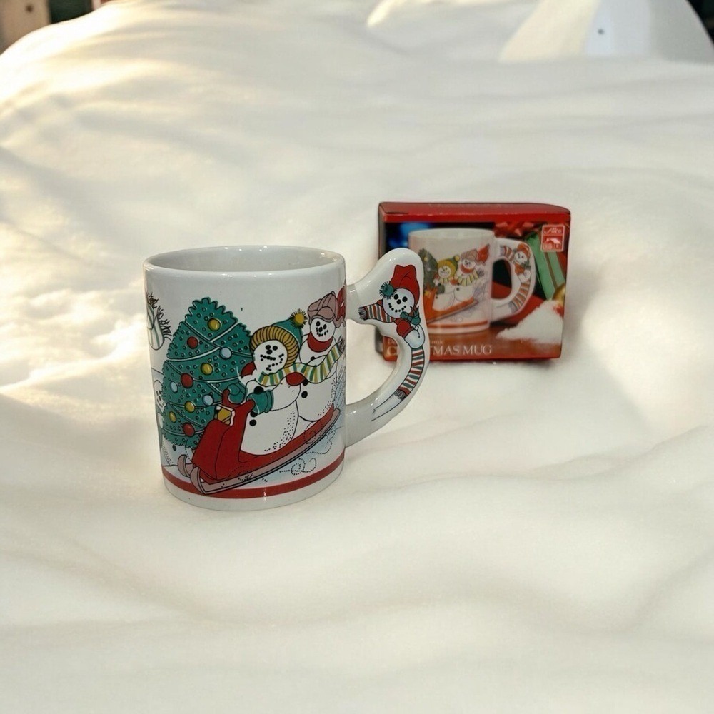Christmas Holiday mug with Fancy Handle Decorated - New in Box